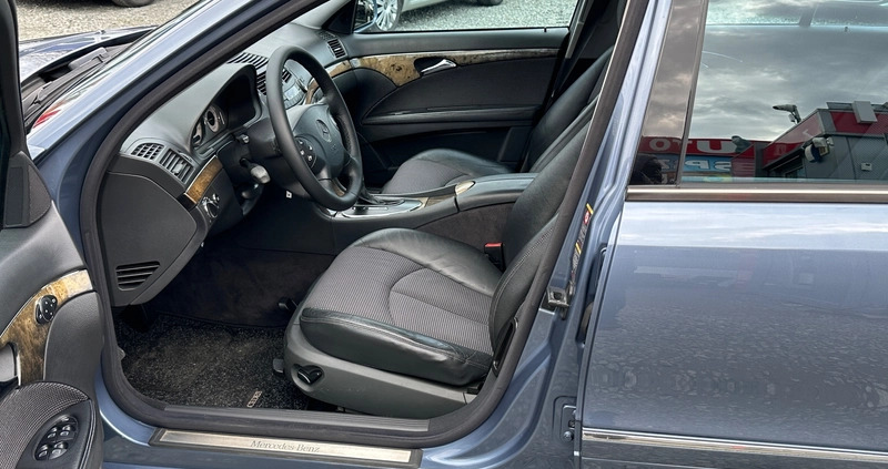 Mercedes-Benz Klasa E cena 29900 przebieg: 295189, rok produkcji 2002 z Elbląg małe 667